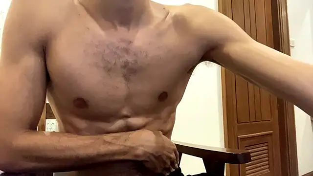 Snapshot of rippedbutskinny chatting on 01-05-25, 04:48 rippedbutskinny online show from 01-05-25, 04:48