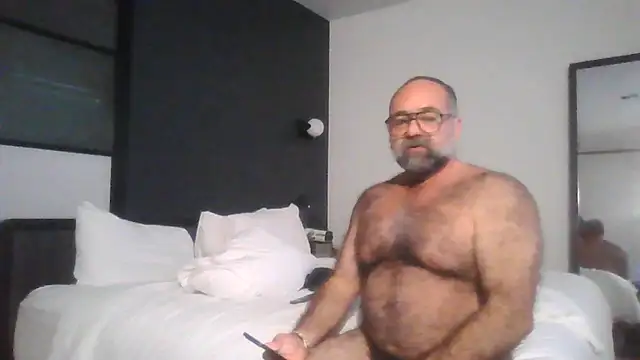 Snapshot of chainjulious chatting on 05-15-26, 01:01 chainjulious online show from 05-15-26, 01:01