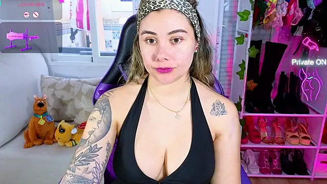 Snapshot of Tawny_cox chatting on 02-11-25, 10:48 Tawny cox online show from 02-11-25, 10:48