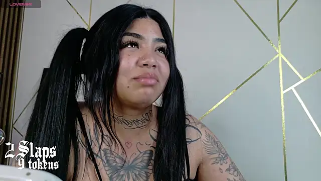 foxxy-lov3 online show from 04-16-26, 10:45