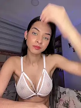 Snapshot of violetta-brown1 chatting on 12-15-24, 05:34 violetta-brown1 online show from 12-15-24, 05:34