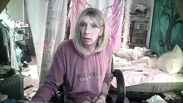 Ombeline1 online show from 02-18-25, 04:15