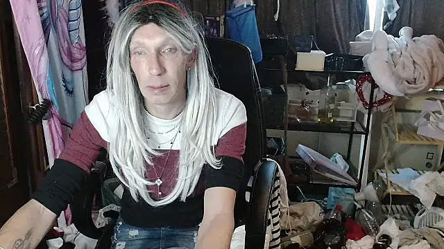 Ombeline1 online show from 10-05-25, 04:16