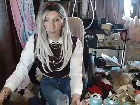 Ombeline1 online show from 10-20-25, 08:15