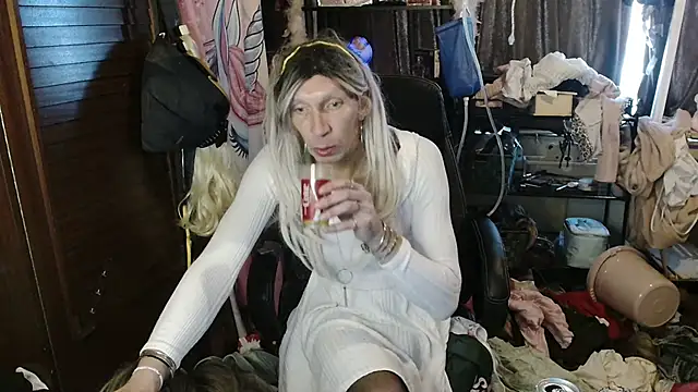 Ombeline1 online show from 12-05-25, 09:18