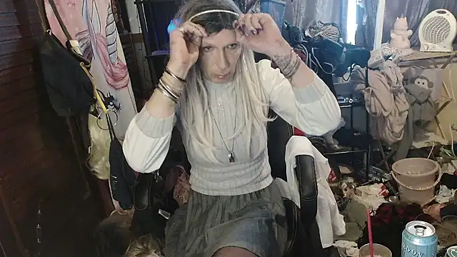 Ombeline1 online show from 01-18-26, 01:04