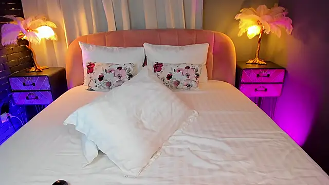 Snapshot of AmedeeaBanks chatting on 11-17-25, 08:58 AmedeeaBanks online show from 11-17-25, 08:58