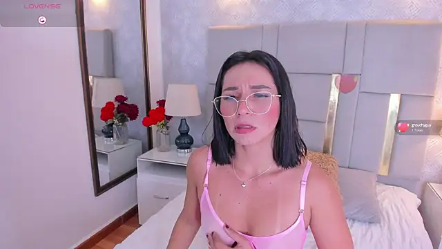 Camilaa Sanchez  online show from 02-06-25, 10:59