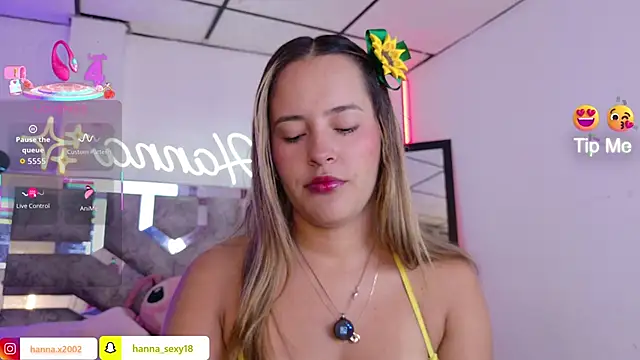 Snapshot of hanna_sex18 chatting on 03-21-26, 08:52 hanna sex18 online show from 03-21-26, 08:52