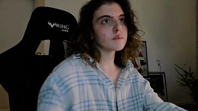 emmamurrr online show from 12-25-24, 02:02