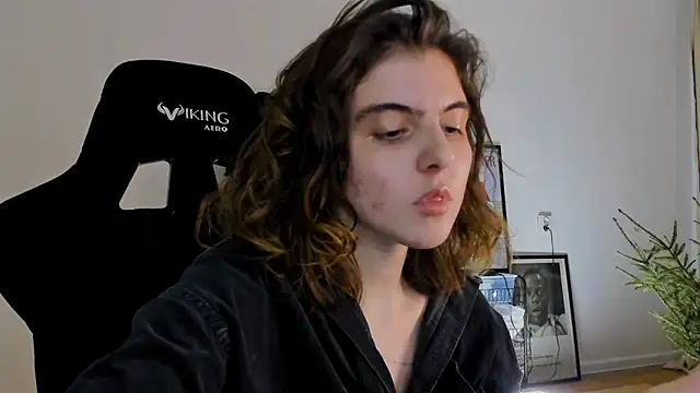 emmamurrr online show from 12-25-24, 08:28