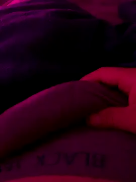 Snapshot of Ghotsniper666 chatting on 10-25-25, 06:43 Ghotsniper666 online show from 10-25-25, 06:43