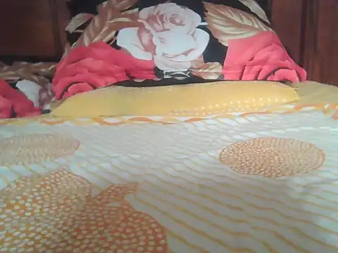 Snapshot of Nuttysub chatting on 09-18-25, 01:51 Nuttysub online show from 09-18-25, 01:51