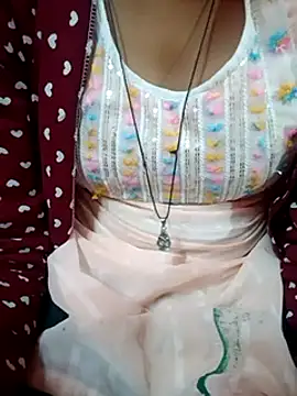 Snapshot of Mangla_Bhabhi chatting on 01-04-25, 04:11 Mangla Bhabhi online show from 01-04-25, 04:11