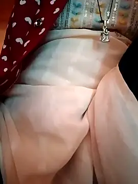 Snapshot of Mangla_Bhabhi chatting on 03-11-25, 08:20 Mangla Bhabhi online show from 03-11-25, 08:20