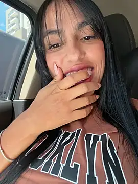 Snapshot of alina_cruz chatting on 03-20-26, 06:35 alina cruz online show from 03-20-26, 06:35