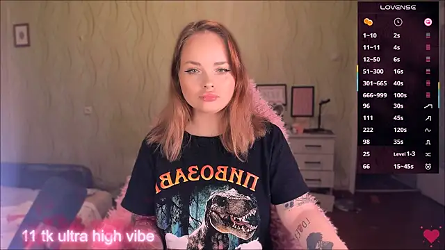 Snapshot of flower_sarah_ chatting on 10-06-25, 01:08 flower sarah online show from 10-06-25, 01:08