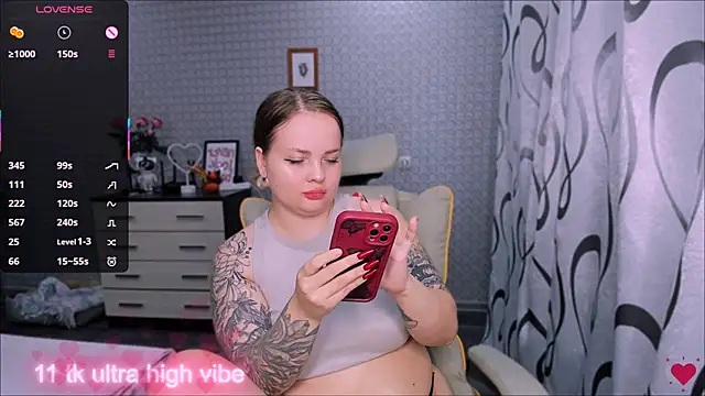 Snapshot of flower_sarah_ chatting on 10-22-25, 11:54 flower sarah online show from 10-22-25, 11:54