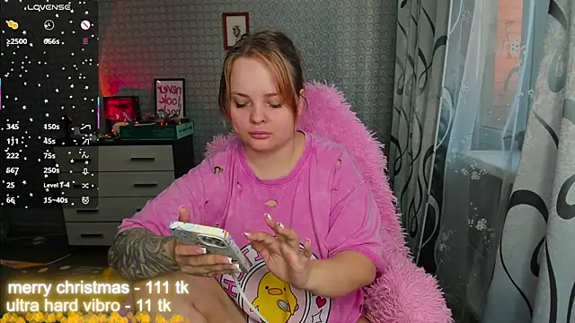 Snapshot of flower_sarah_ chatting on 12-23-25, 08:12 flower sarah online show from 12-23-25, 08:12