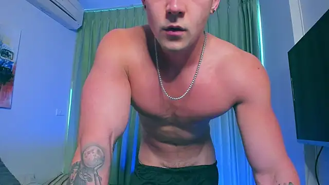 Snapshot of Samuel_Andrew chatting on 01-05-25, 01:35 Samuel Andrew online show from 01-05-25, 01:35