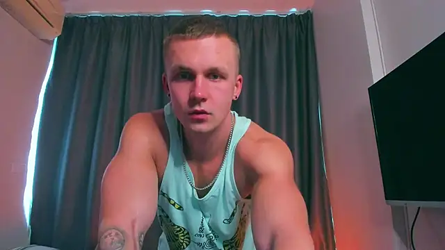 Snapshot of Samuel_Andrew chatting on 02-01-25, 03:41 Samuel Andrew online show from 02-01-25, 03:41