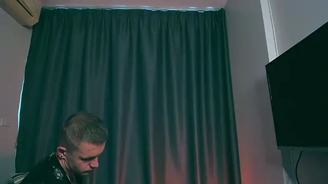 Snapshot of Samuel_Andrew chatting on 02-02-25, 02:59 Samuel Andrew online show from 02-02-25, 02:59