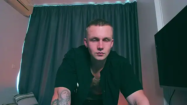 Snapshot of Samuel_Andrew chatting on 02-04-25, 05:42 Samuel Andrew online show from 02-04-25, 05:42