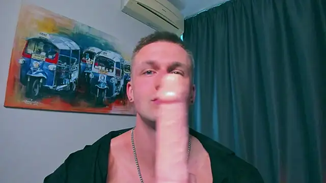 Snapshot of Samuel_Andrew chatting on 02-13-25, 03:29 Samuel Andrew online show from 02-13-25, 03:29