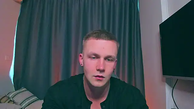 Snapshot of Samuel_Andrew chatting on 02-25-25, 01:30 Samuel Andrew online show from 02-25-25, 01:30