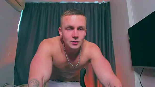 Snapshot of Samuel_Andrew chatting on 03-13-25, 01:43 Samuel Andrew online show from 03-13-25, 01:43