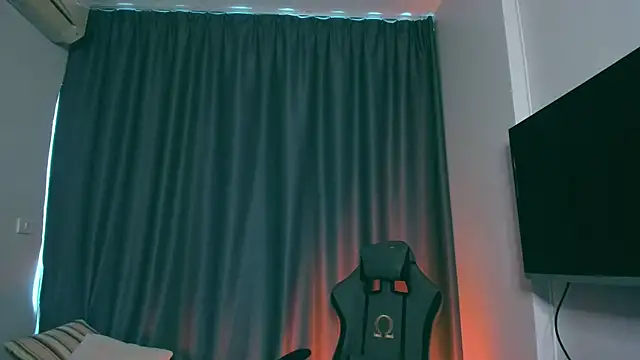 Snapshot of Samuel_Andrew chatting on 03-19-25, 07:18 Samuel Andrew online show from 03-19-25, 07:18