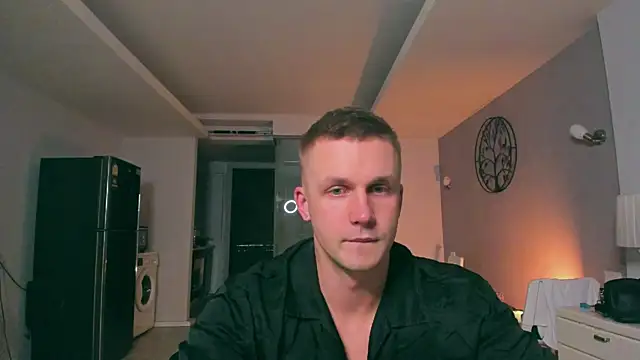 Snapshot of Samuel_Andrew chatting on 09-13-25, 09:31 Samuel Andrew online show from 09-13-25, 09:31