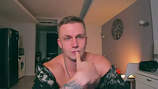 Snapshot of Samuel_Andrew chatting on 09-30-25, 04:39 Samuel Andrew online show from 09-30-25, 04:39