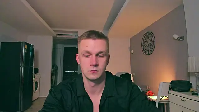 Snapshot of Samuel_Andrew chatting on 10-15-25, 04:45 Samuel Andrew online show from 10-15-25, 04:45