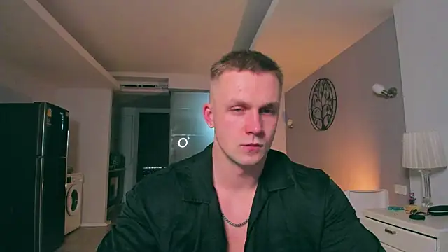 Snapshot of Samuel_Andrew chatting on 10-16-25, 02:45 Samuel Andrew online show from 10-16-25, 02:45