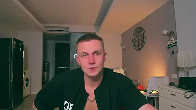 Snapshot of Samuel_Andrew chatting on 10-19-25, 02:12 Samuel Andrew online show from 10-19-25, 02:12