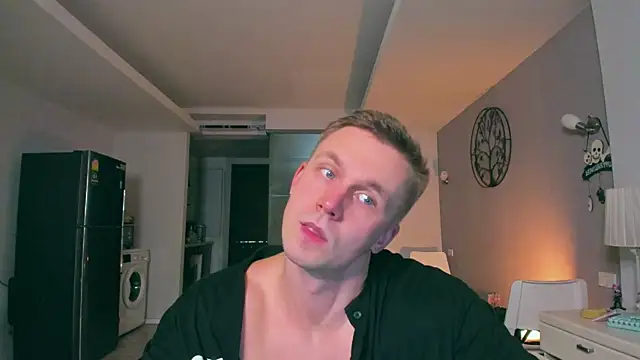 Snapshot of Samuel_Andrew chatting on 11-21-25, 01:59 Samuel Andrew online show from 11-21-25, 01:59