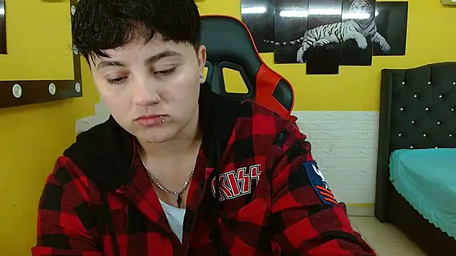 isabeautyx19 online show from 11-12-25, 03:18