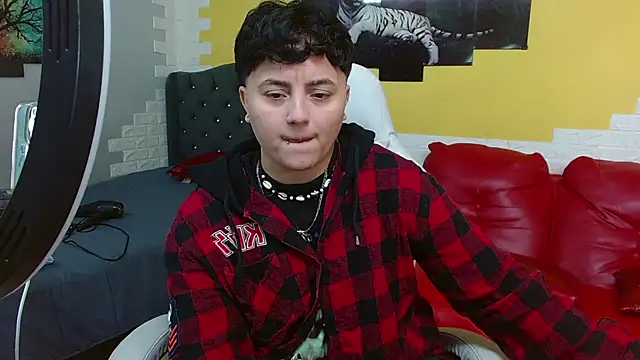 isabeautyx19 online show from 04-13-26, 01:33