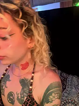 Snapshot of Bonnie_vega chatting on 01-10-26, 08:32 Bonnie vega online show from 01-10-26, 08:32