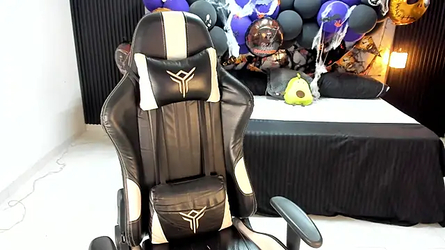 Ivy 16 online show from 10-27-25, 11:58