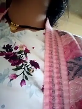 Snapshot of Mamta_Chaterjee chatting on 01-25-25, 02:04 Mamta Chaterjee online show from 01-25-25, 02:04