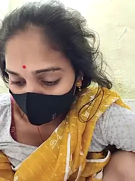 Snapshot of Hi_Radhika chatting on 02-25-25, 01:09 Hi Radhika online show from 02-25-25, 01:09