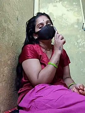 Snapshot of Hi_Radhika chatting on 09-17-25, 03:14 Hi Radhika online show from 09-17-25, 03:14