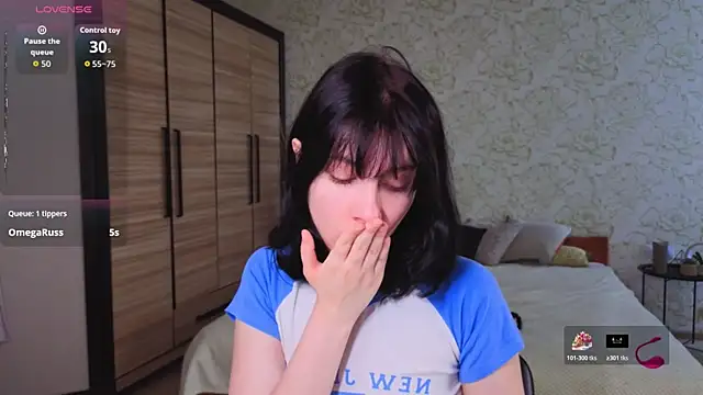 JulisSweet online show from 10-24-25, 07:05