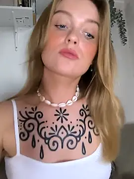 Snapshot of Goldloeckchen159 chatting on 09-17-25, 04:19 Goldloeckchen159 online show from 09-17-25, 04:19