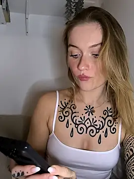 Snapshot of Goldloeckchen159 chatting on 10-10-25, 06:40 Goldloeckchen159 online show from 10-10-25, 06:40