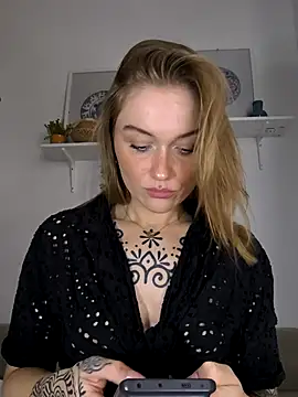 Snapshot of Goldloeckchen159 chatting on 10-19-25, 12:39 Goldloeckchen159 online show from 10-19-25, 12:39