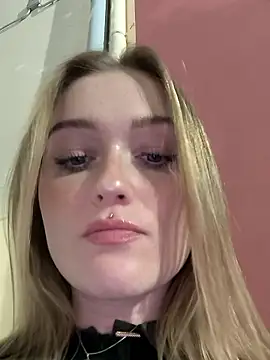 Snapshot of Goldloeckchen159 chatting on 11-24-25, 03:56 Goldloeckchen159 online show from 11-24-25, 03:56