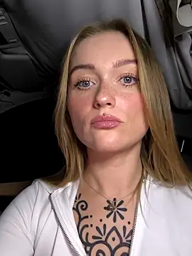 Snapshot of Goldloeckchen159 chatting on 11-30-25, 04:44 Goldloeckchen159 online show from 11-30-25, 04:44